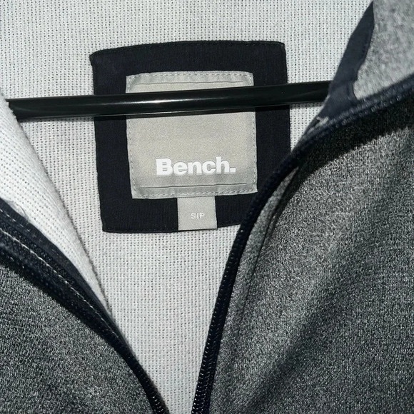 Bench zip up sweater, size small, mens - Picture 3 of 5